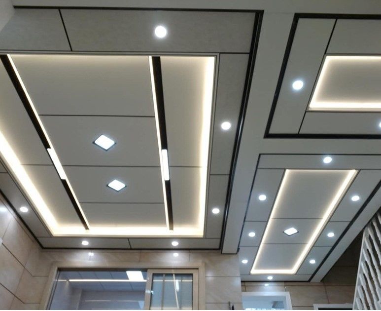 Lớp gạch trần trang trí nhôm 2x2 Lớp gạch trần gỗ cho khách sạn