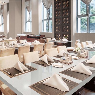 Gạch sàn có khả năng chống mòn tuyệt vời và vật liệu thân thiện với môi trường